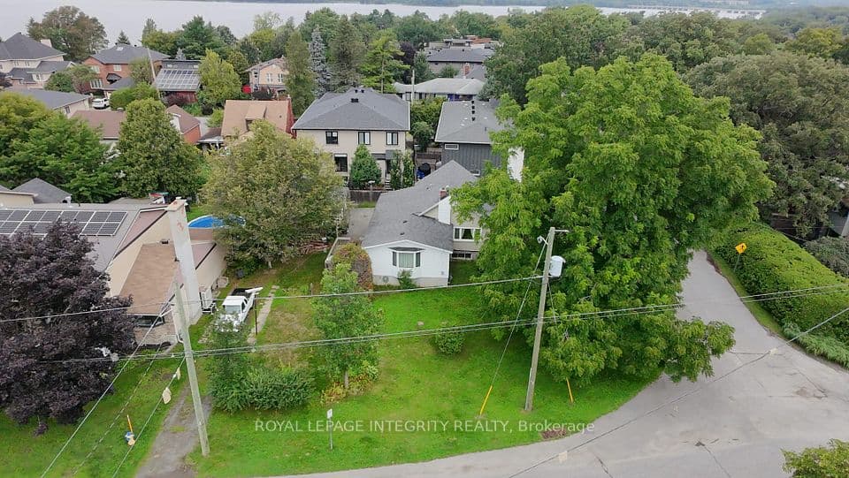 322 Kirchoffer Avenue, Carlingwood - Westboro and Area, ON K2A 1Y3 – photo 2