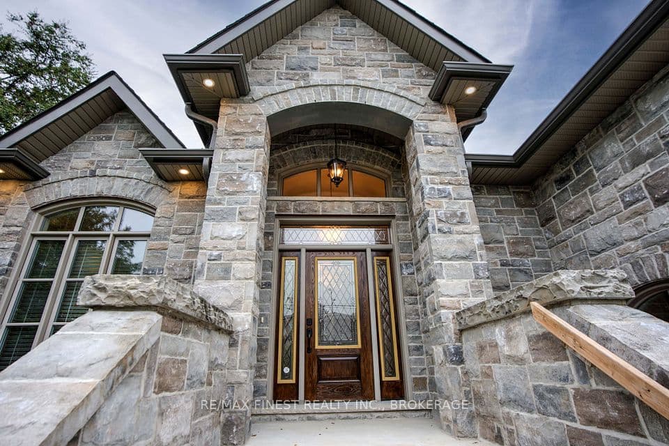 43 Crerar Boulevard, Kingston, ON K7M 3P7 – photo 3