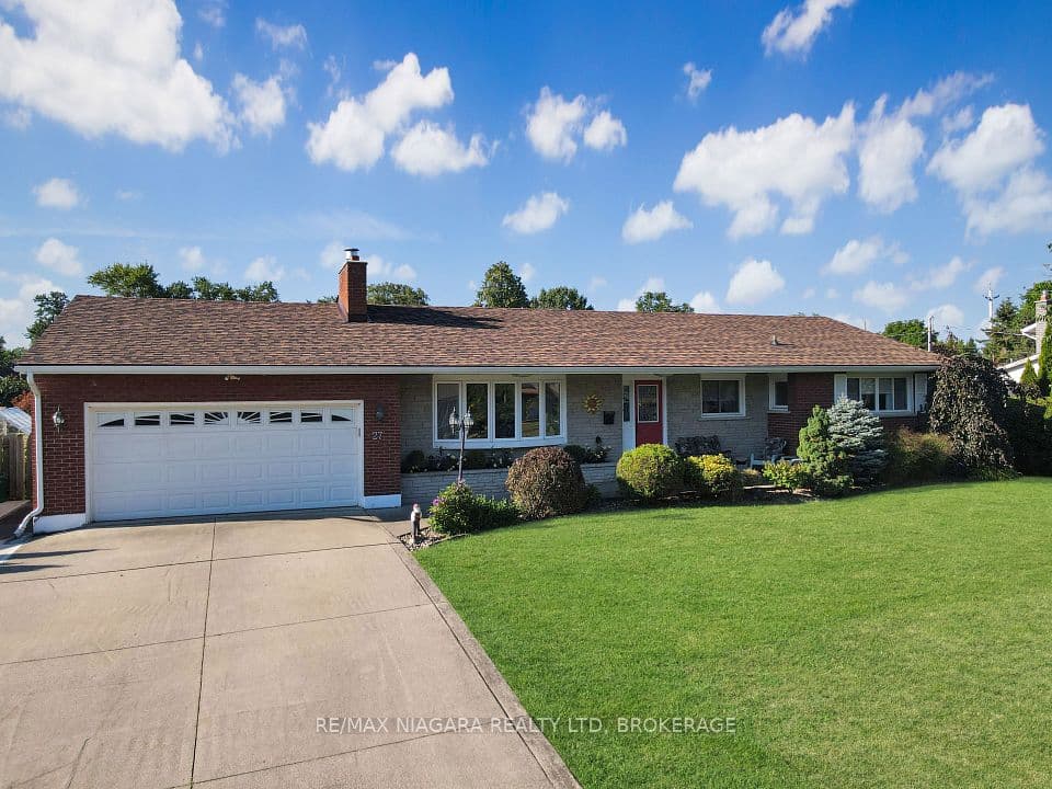 27 Lindbergh Drive, Fort Erie, ON L2A 2Z5 – main photo