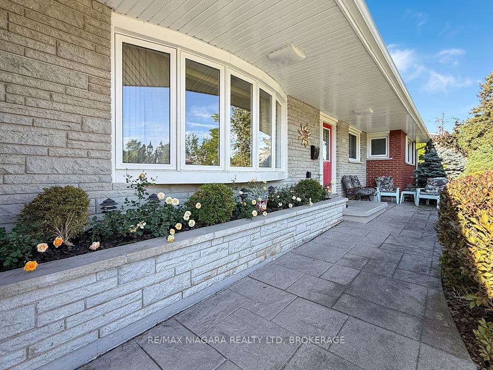 27 Lindbergh Drive, Fort Erie, ON L2A 2Z5 – photo 3