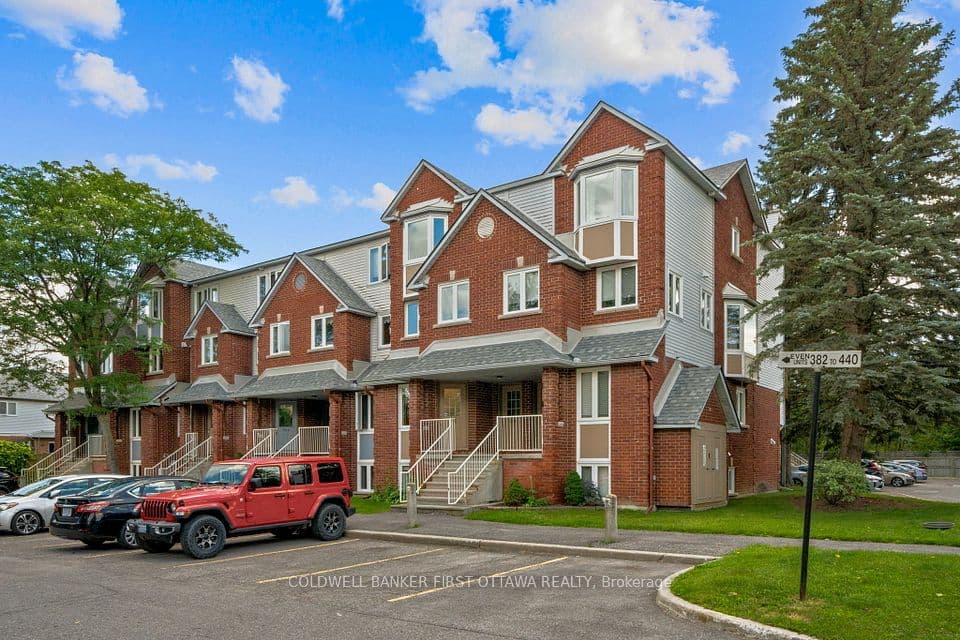 386 Briston Private, Hunt Club - South Keys and Area, ON K1G 5R3 – main photo