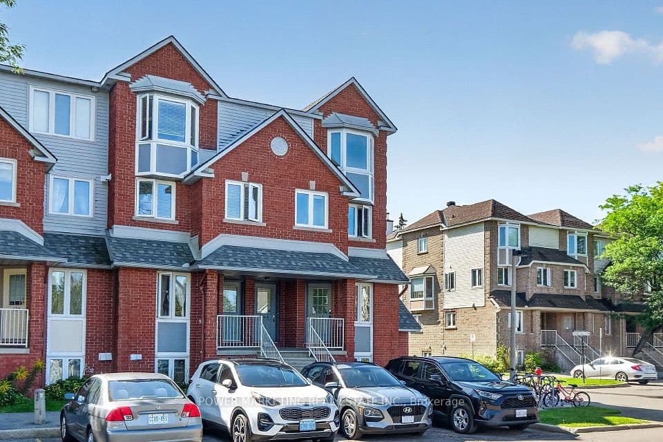 442 BRISTON Private, Hunt Club - South Keys and Area, ON K1G 5R4 – photo 2
