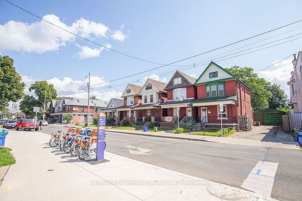 66 Sherman Avenue N, Hamilton, ON L8L 6M2 – photo 3