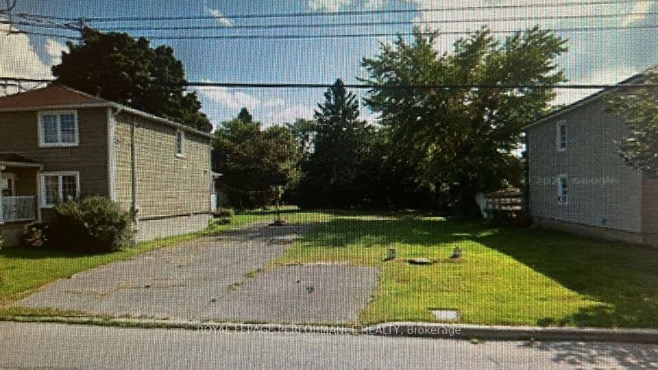 216-218 Nelson Street E, Hawkesbury, ON K6A 1L9 – main photo