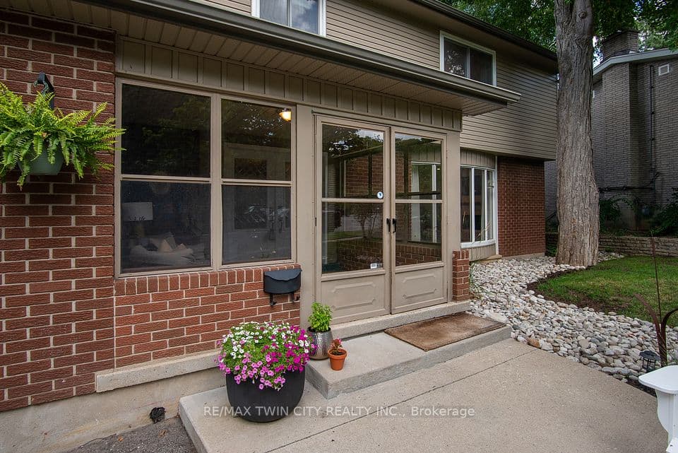 51 Murrayhill Court, Kitchener, ON N2E 1N8 – photo 3