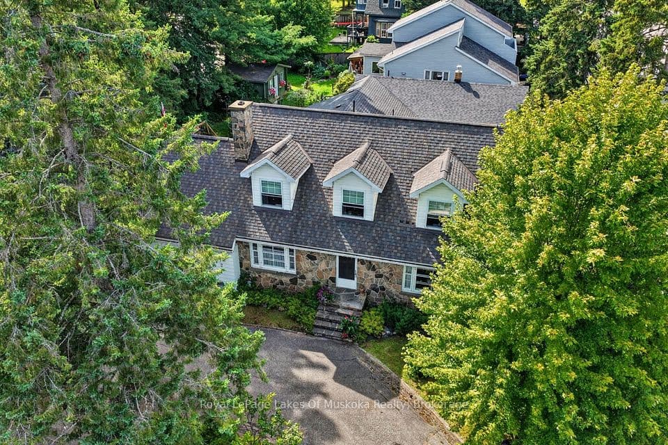 2 Mountview Avenue, Huntsville, ON P1H 1G8 – main photo