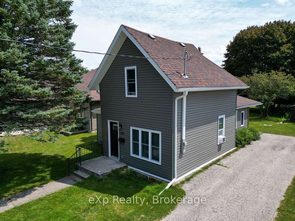 136 Breadalbane Street S, Saugeen Shores, ON N0H 2L0 – main photo