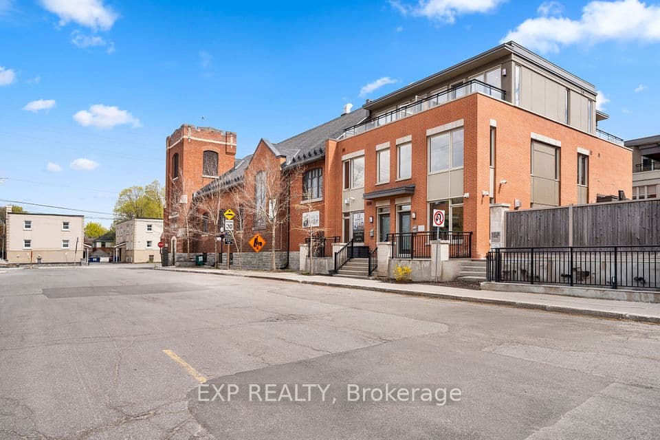 360 Ravenhill Avenue E, Carlingwood - Westboro and Area, ON K2A 1S5 – photo 2