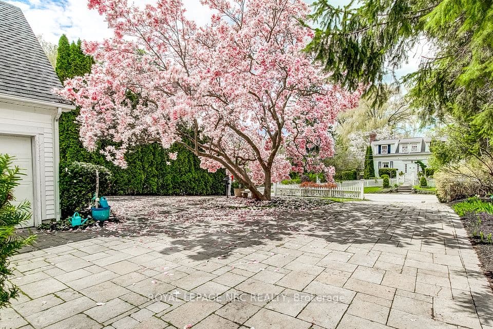330 Gate Street, Niagara-on-the-Lake, ON L0S 1J0 – photo 3
