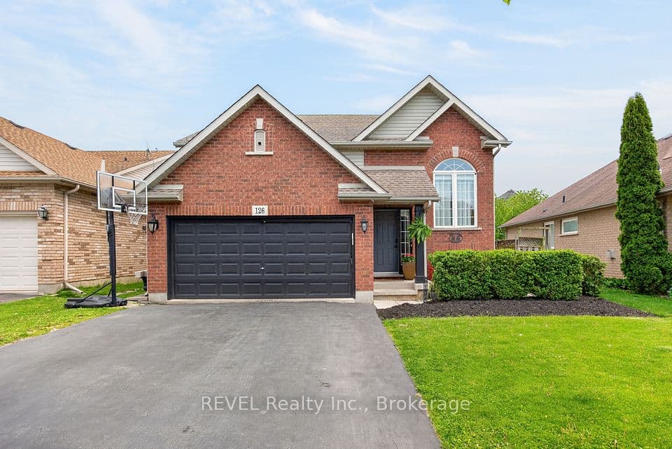 126 Westland Street, St. Catharines, ON L2S 4E2 – main photo