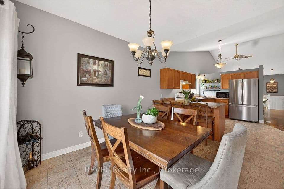 126 Westland Street, St. Catharines, ON L2S 4E2 – photo 2
