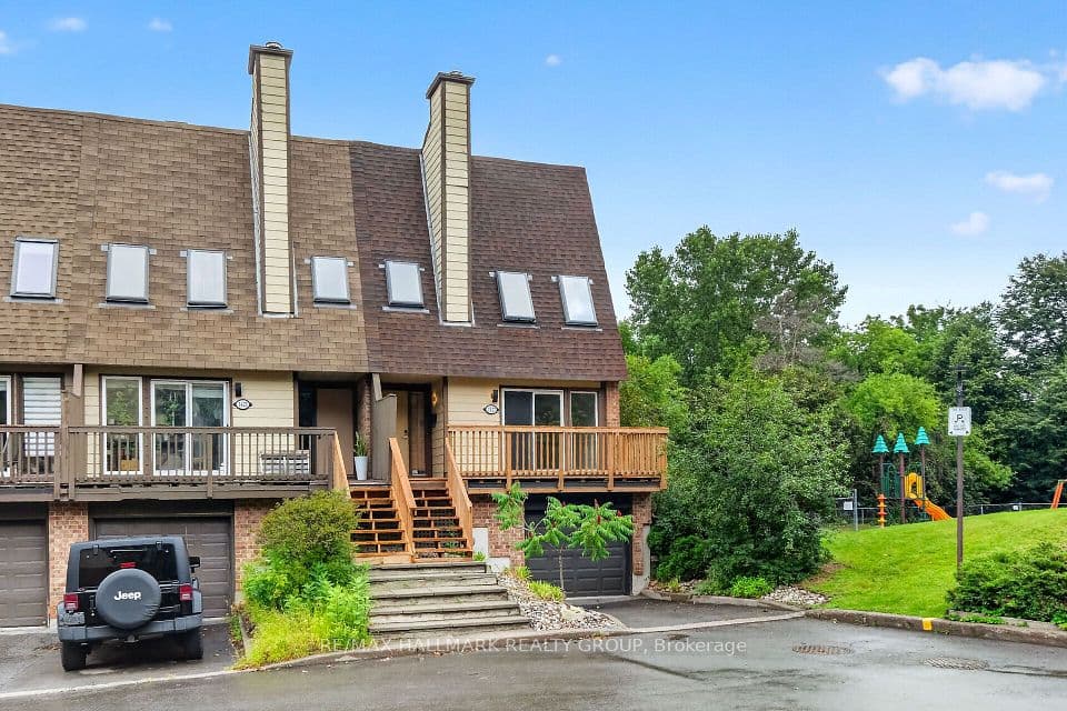 1427 Forge Street, Blossom Park - Airport and Area, ON K1T 2V2 – main photo