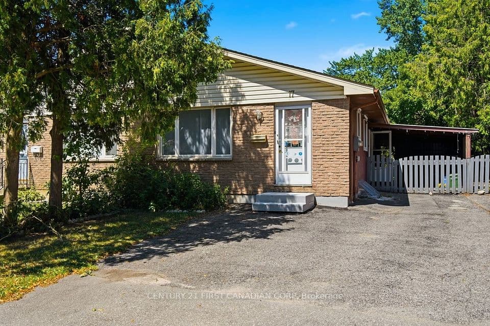 17 Edgemere Crescent, London South, ON N5Z 4M6 – main photo