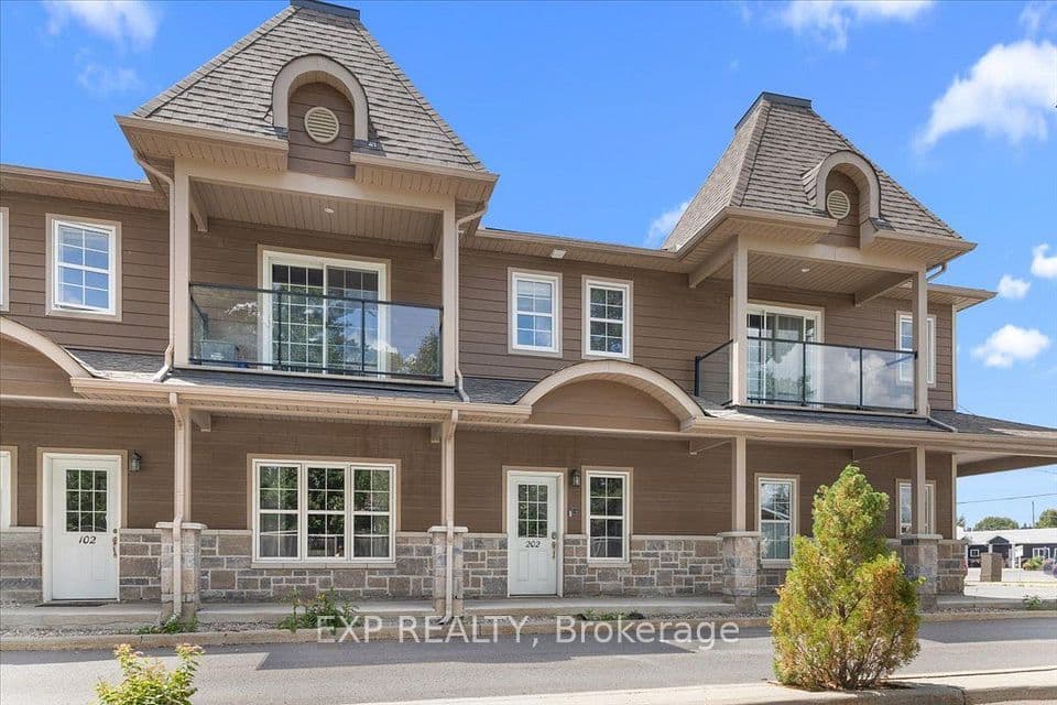 245 Equinox Drive E 202, Russell, ON K0A 1W0 – main photo