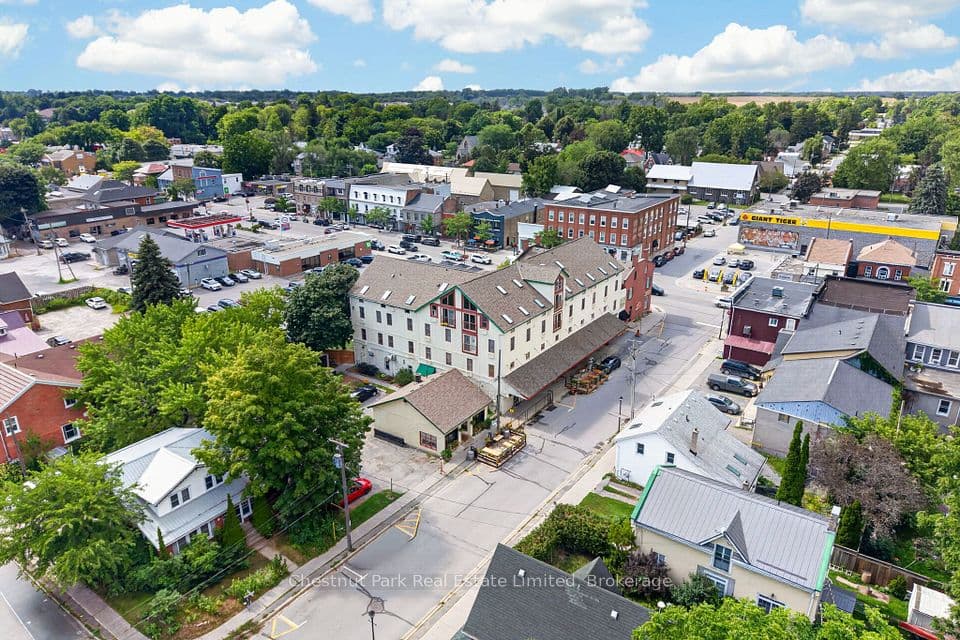 172 Main Street 403, Prince Edward County, ON K0K 2T0 – main photo