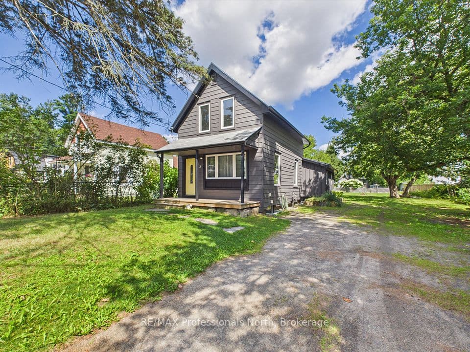 3 Spadina Avenue, Bracebridge, ON P1L 1C7 – main photo