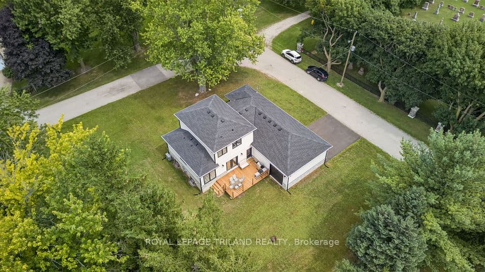 4397 Mill Crescent, North Middlesex, ON N0M 1A0 – photo 3