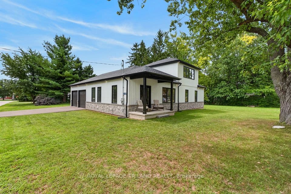 4397 Mill Crescent, North Middlesex, ON N0M 1A0 – main photo