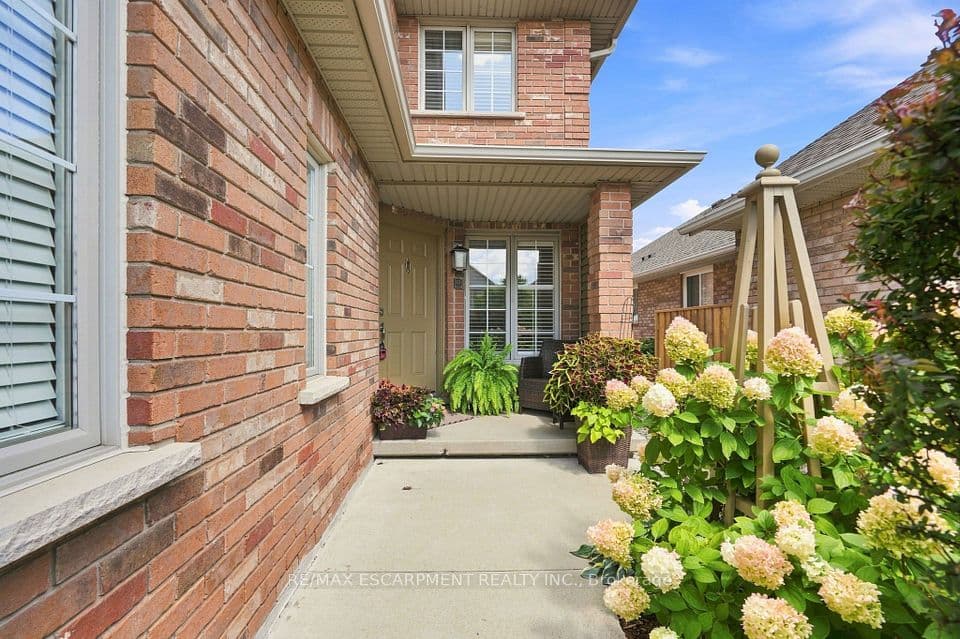64 Redfern Avenue, Hamilton, ON L9C 7S4 – photo 3