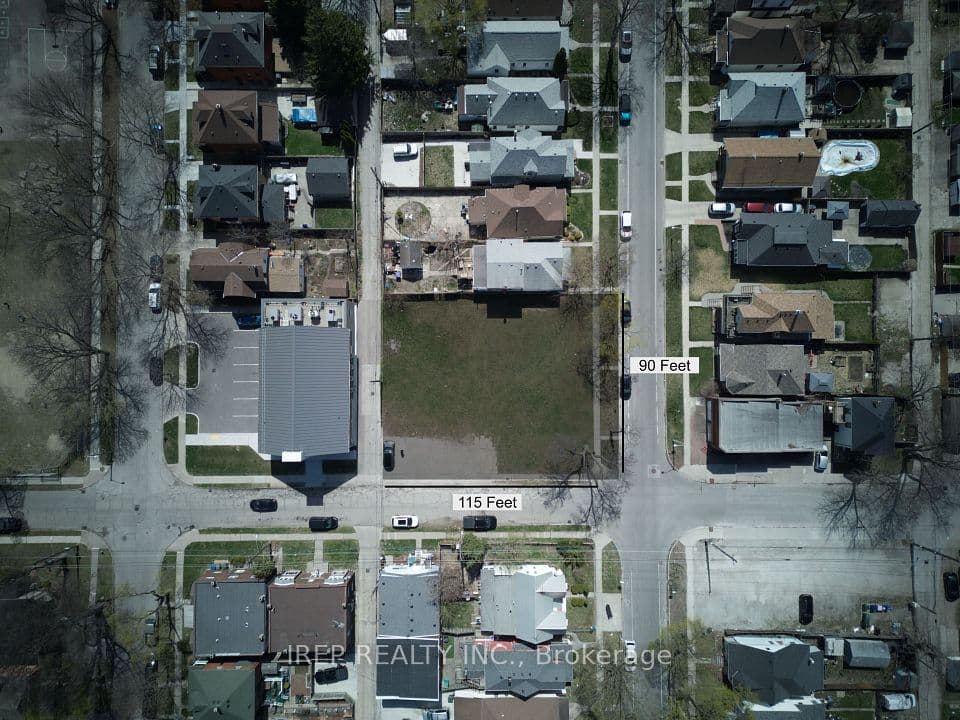 808 Lincoln Road, Windsor, ON N8Y 2H1 – photo 2