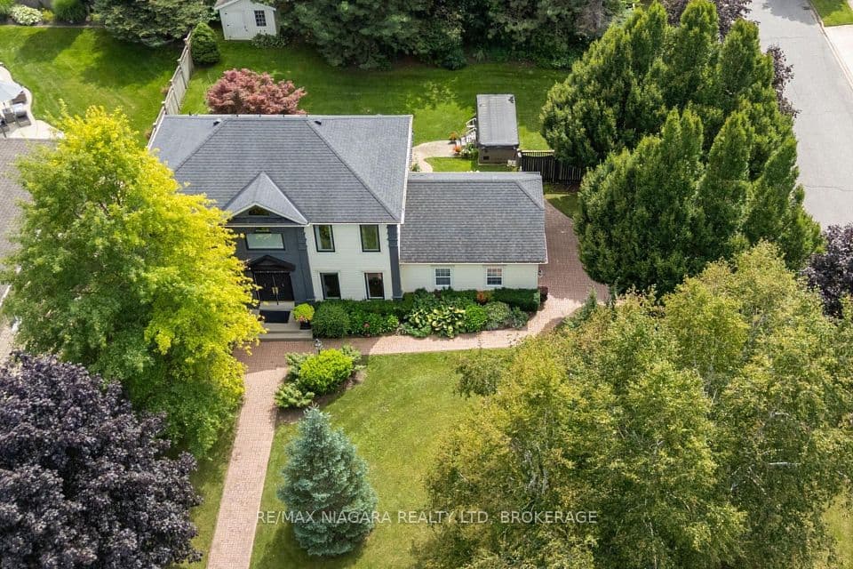 8056 Cathedral Drive, Niagara Falls, ON L2H 2Z2 – main photo