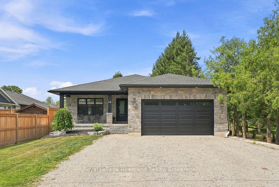 18 Geddes Street W, Minto, ON N0G 1M0 – main photo