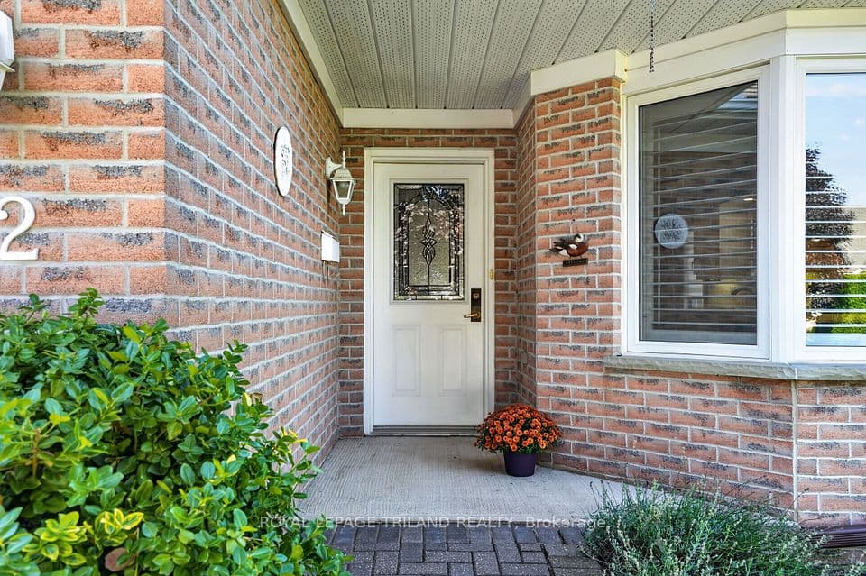 52 Ilderbrook Circle, Middlesex Centre, ON N0M 2A0 – photo 2