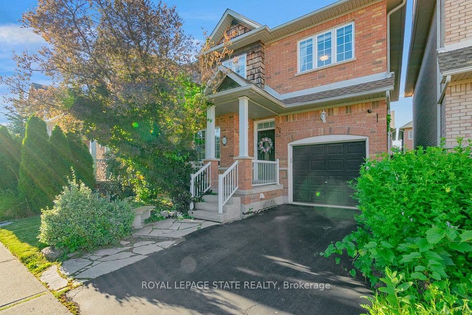 33 Panorama Way, Hamilton, ON L8E 6C6 – main photo