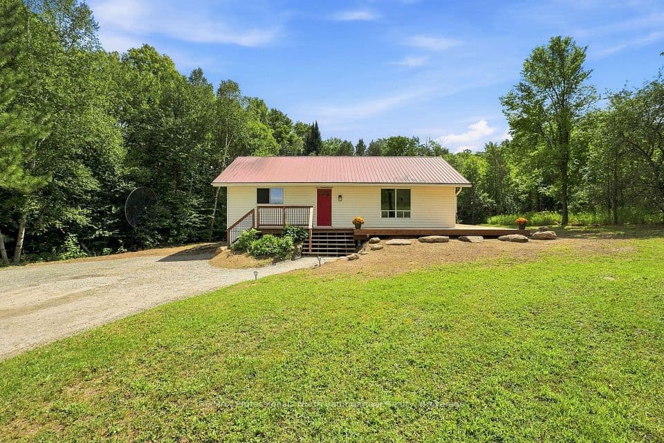 3085 Hadlington Road, Highlands East, ON K0L 2Y0 – main photo