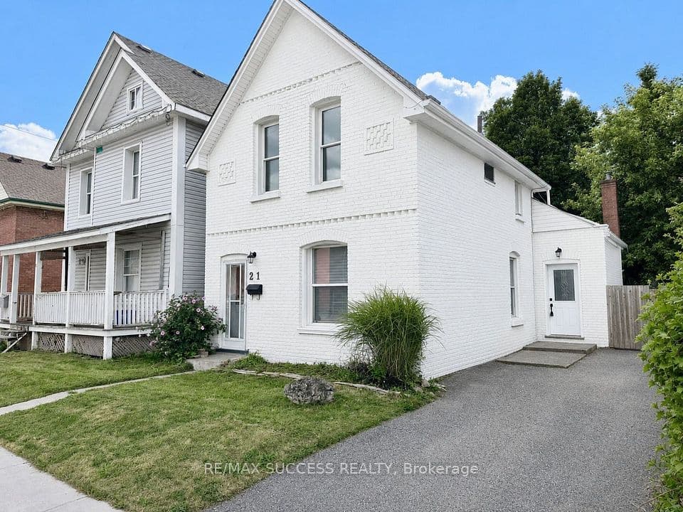 21 Webling Street, Brantford, ON N3S 2S8 – main photo