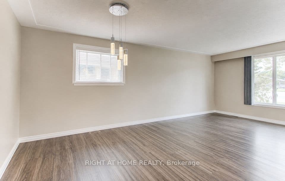 204 Holborn Drive, Kitchener, ON N2A 2E8 – photo 3