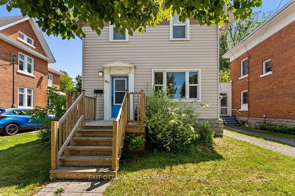 180 Mary Street, Pembroke, ON K8A 5V6 – main photo