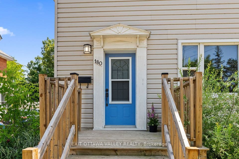 180 Mary Street, Pembroke, ON K8A 5V6 – photo 3