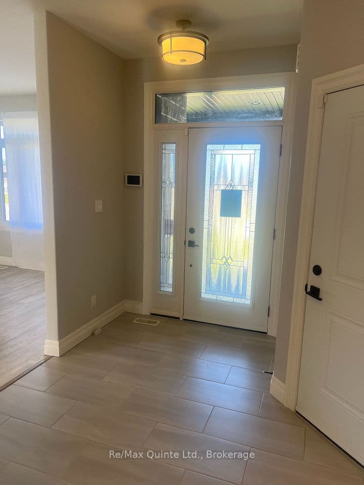 29 Gavin Crescent, Quinte West, ON K8V 0H2 – photo 2
