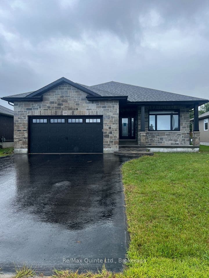 29 Gavin Crescent, Quinte West, ON K8V 0H2 – main photo