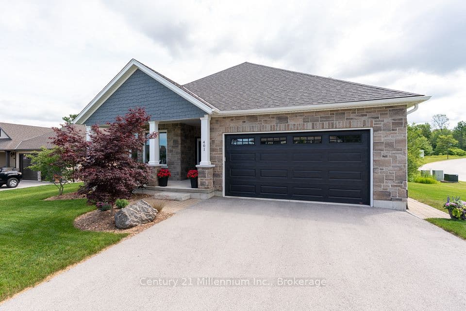 401 Algoma Crescent, Georgian Bluffs, ON N0H 1S0 – photo 3