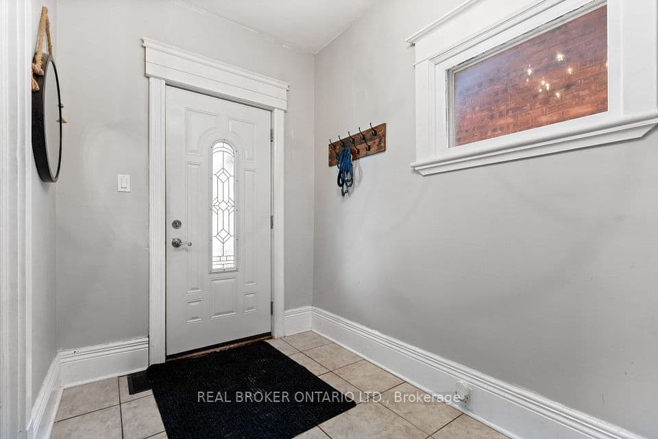 30 DUNDAS Street, Brantford, ON N3R 1R9 – photo 3