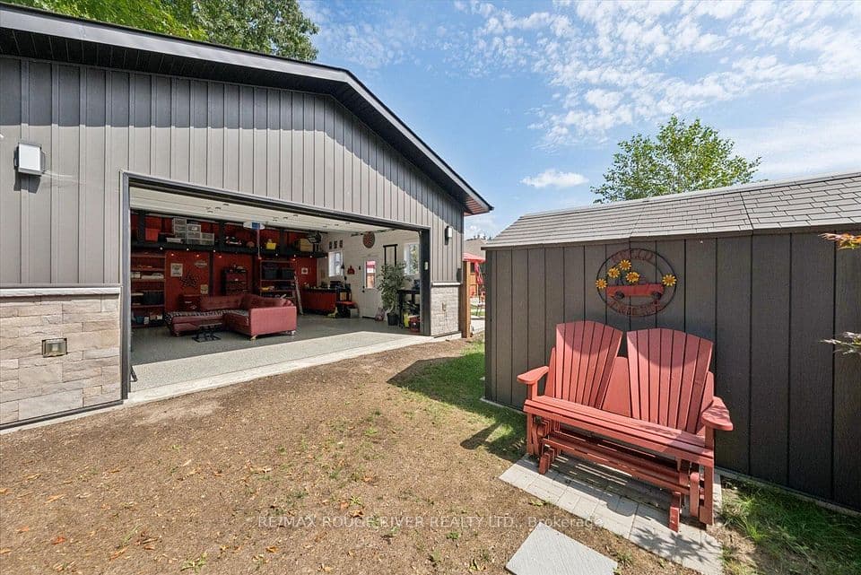 25 Ambrosia Terrace, Quinte West, ON K8V 0G7 – photo 2