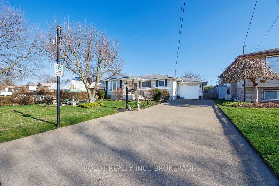 15 Nottingham Court, St. Catharines, ON L2M 1L6 – photo 3