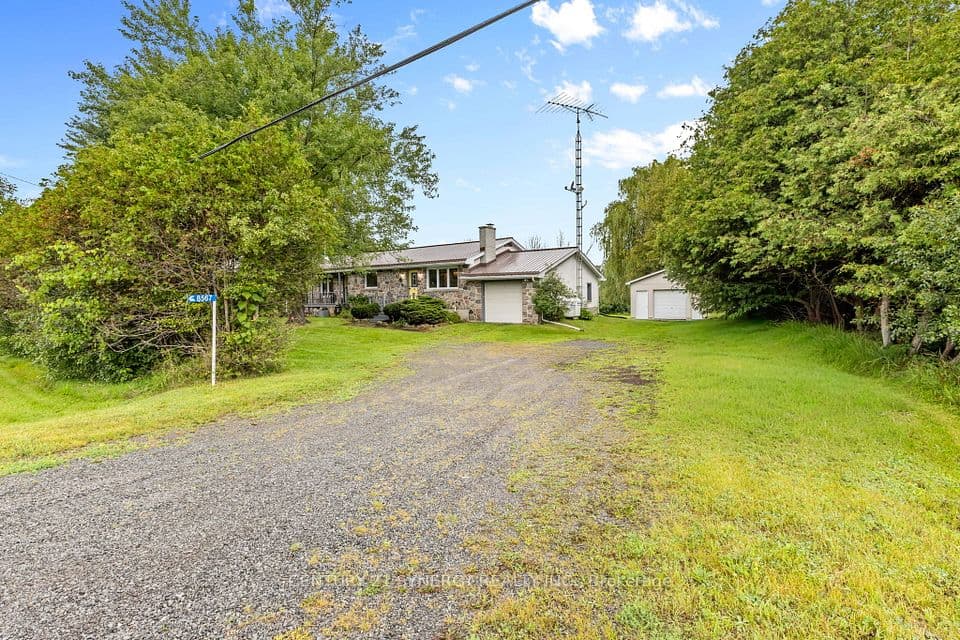 8567 Franktown Road, Stittsville - Munster - Richmond, ON K0A 1B0 – photo 2