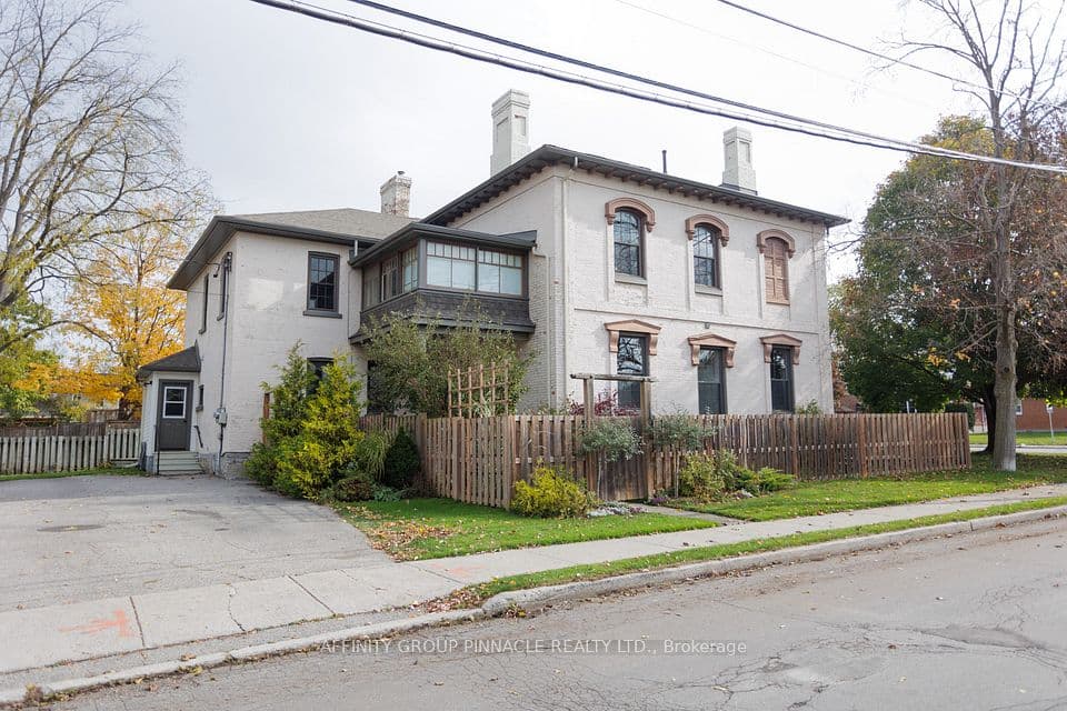 12 Russell Street E, Kawartha Lakes, ON K9V 1Z8 – photo 2