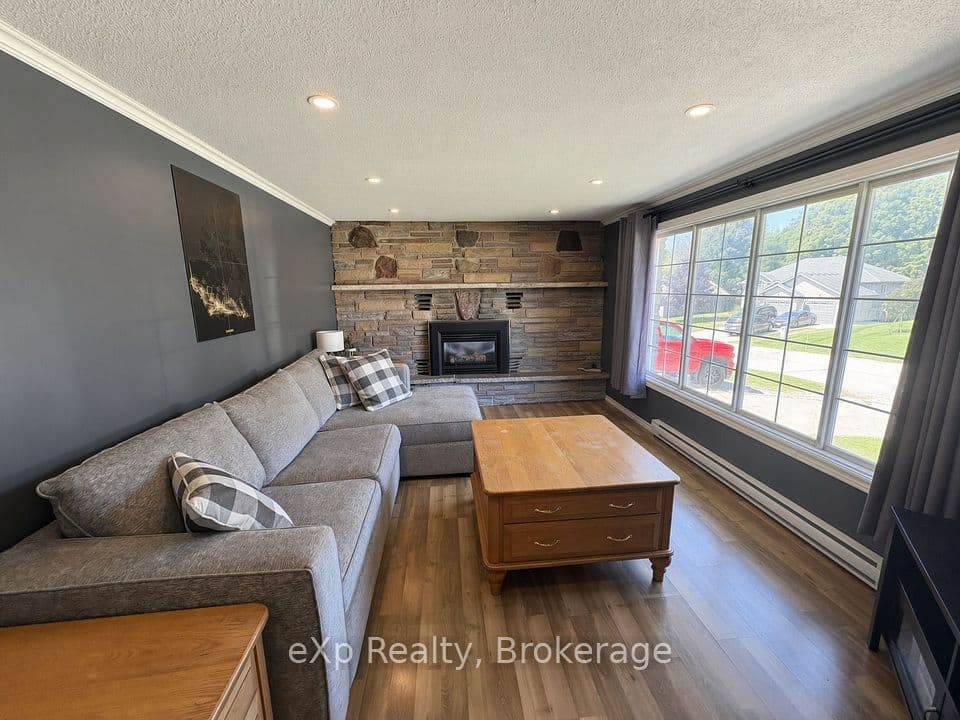 23 Valleyside Drive, Brockton, ON N0G 2V0 – photo 3