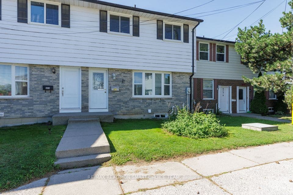 971 Oakview Avenue, Kingston, ON K7M 6W9 – photo 2