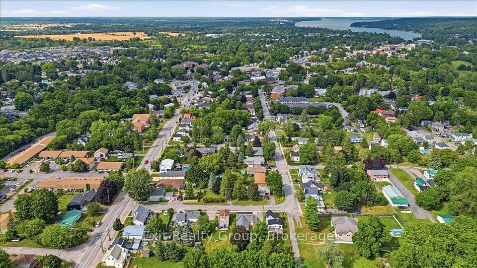 8 Albert Street, Prince Edward County, ON K0K 2T0 – photo 2
