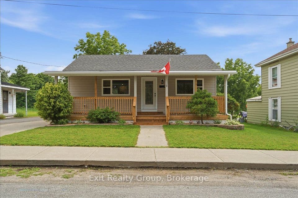 8 Albert Street, Prince Edward County, ON K0K 2T0 – main photo