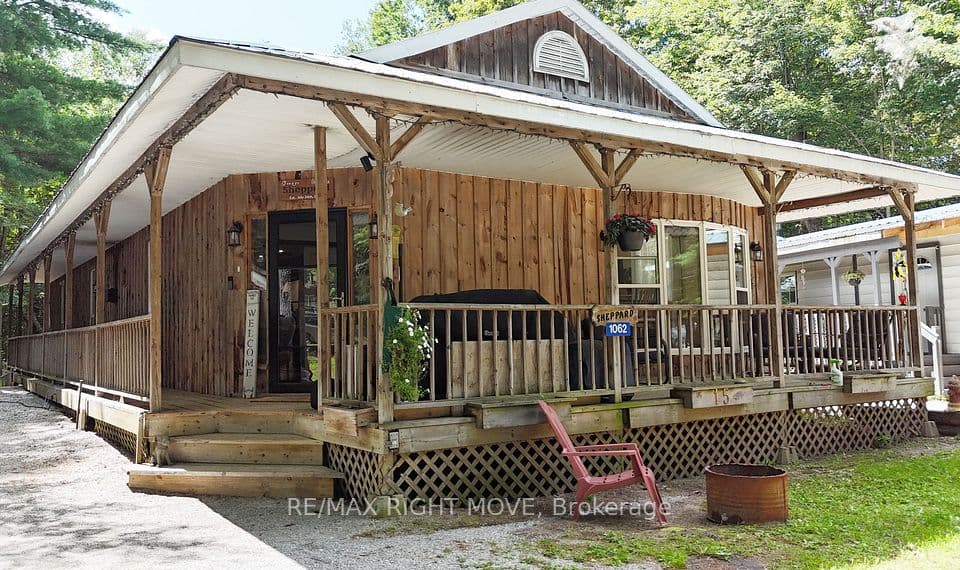 1062 4 Seasons Road, Gravenhurst, ON P0E 1N0 – photo 2