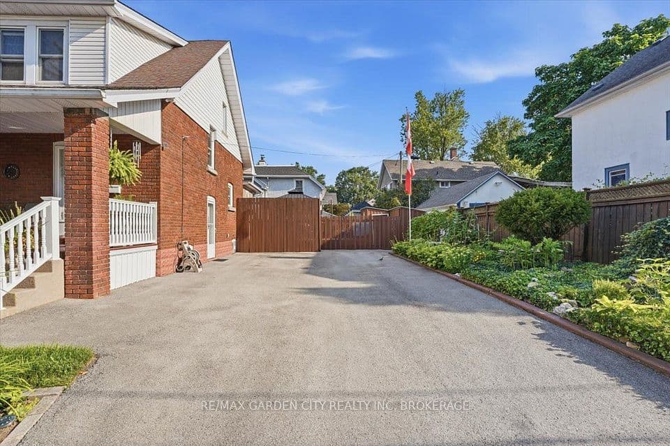 38 FITCH Street, Welland, ON L3C 4V2 – photo 3