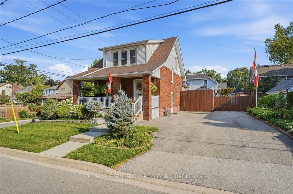 38 FITCH Street, Welland, ON L3C 4V2 – photo 2