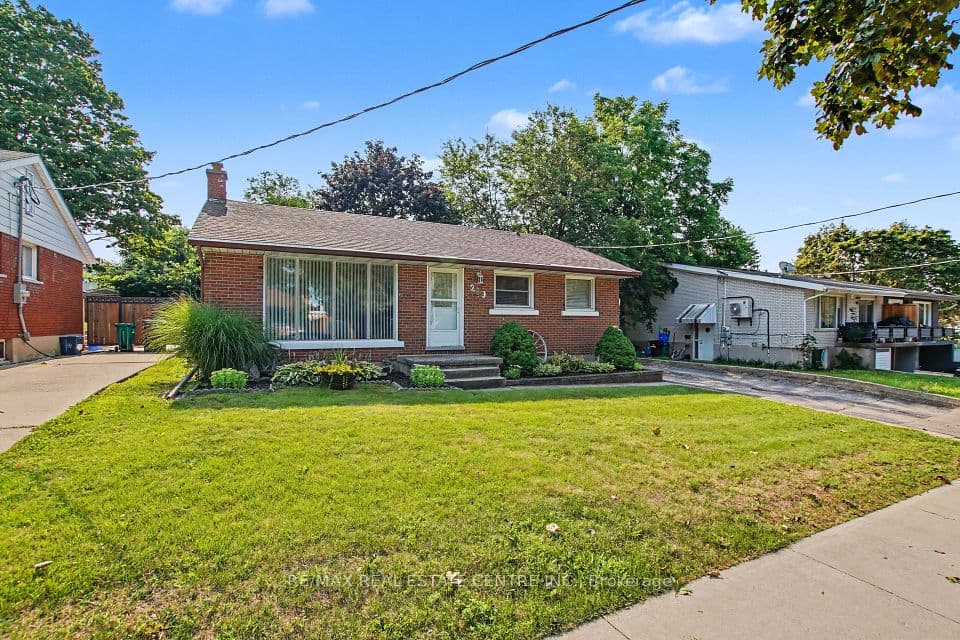 209 Franklin Street S, Kitchener, ON N2C 1R8 – photo 3