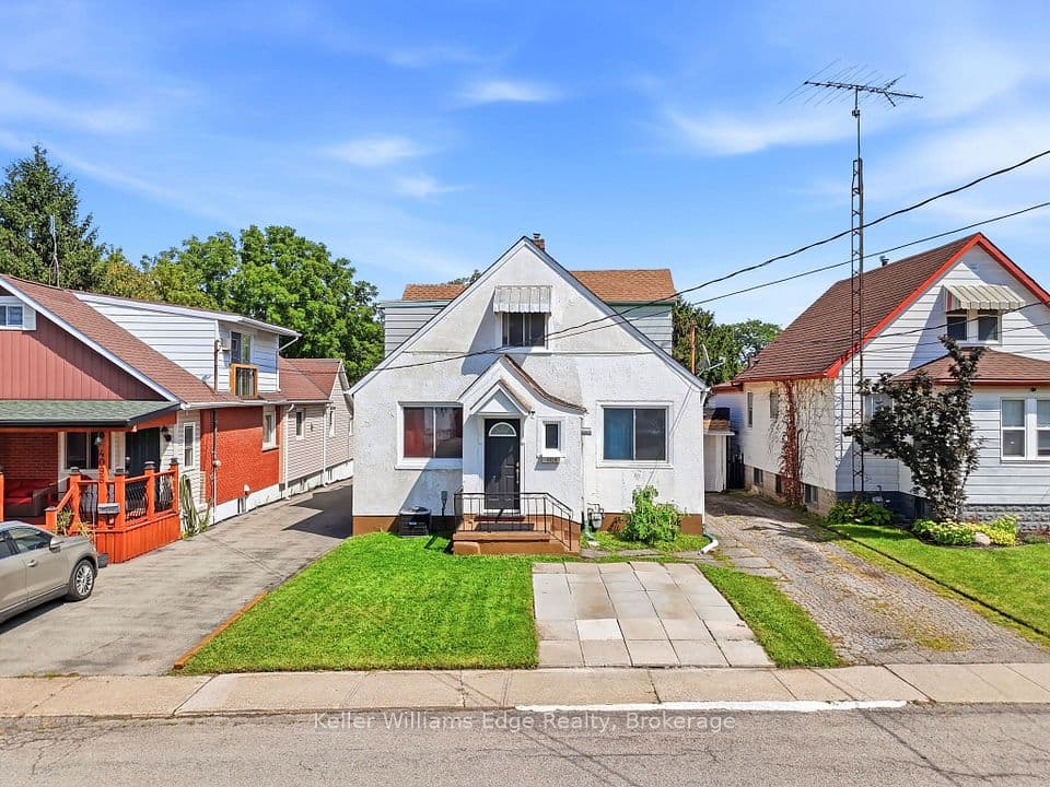 4104 Broughton Avenue, Niagara Falls, ON L2E 3K6 – main photo